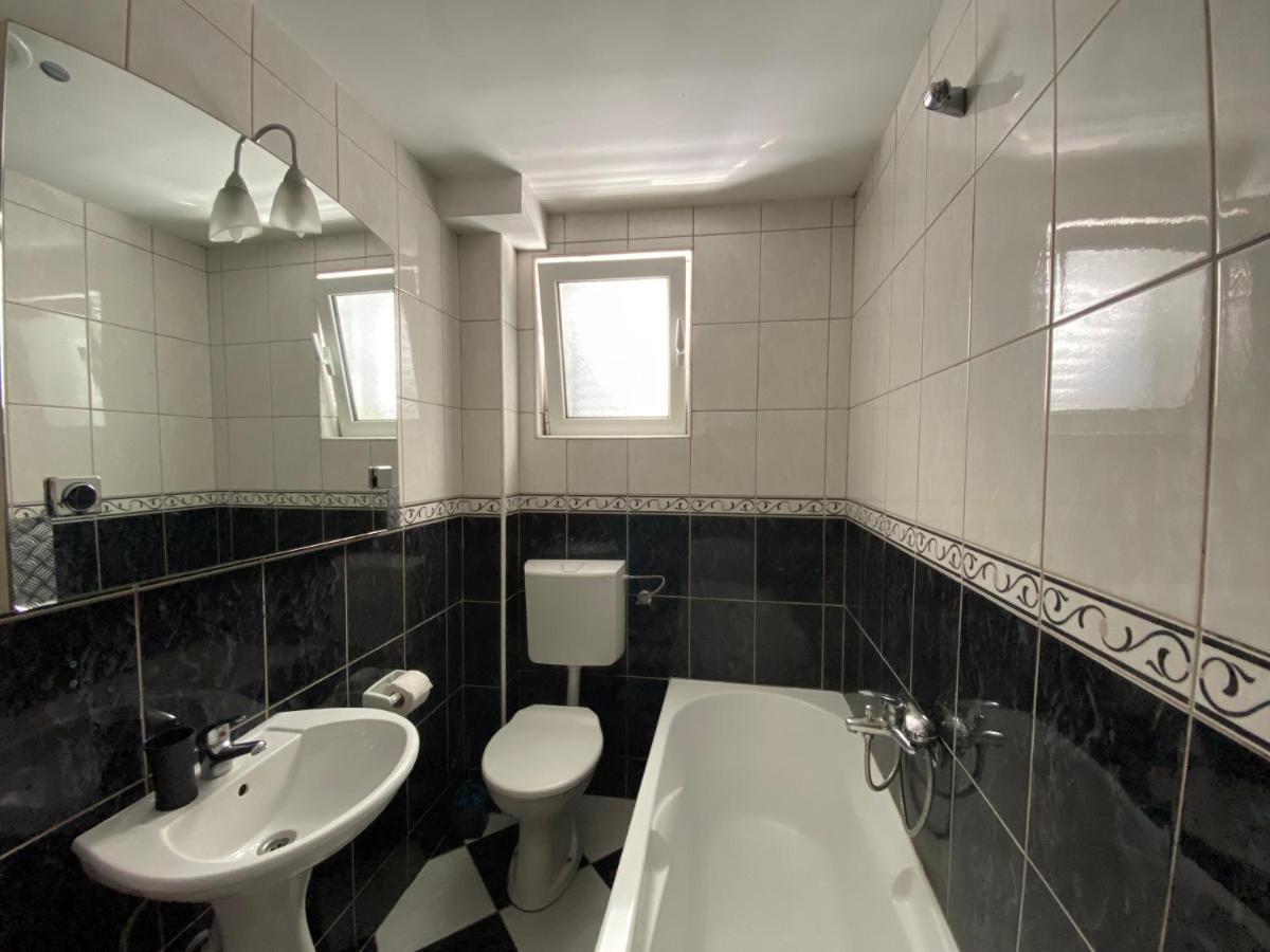 Veselinka Apartments & Rooms Будва Екстериор снимка