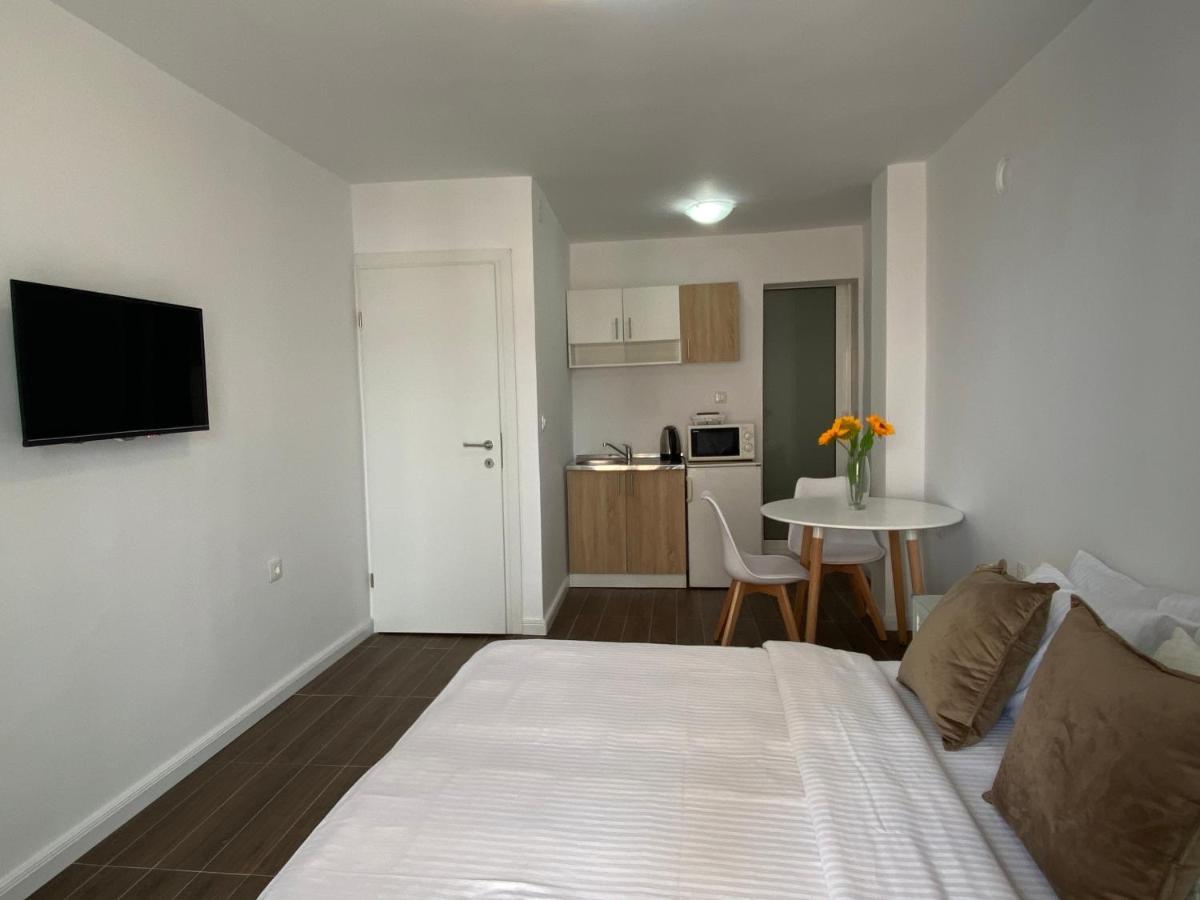 Veselinka Apartments & Rooms Будва Екстериор снимка